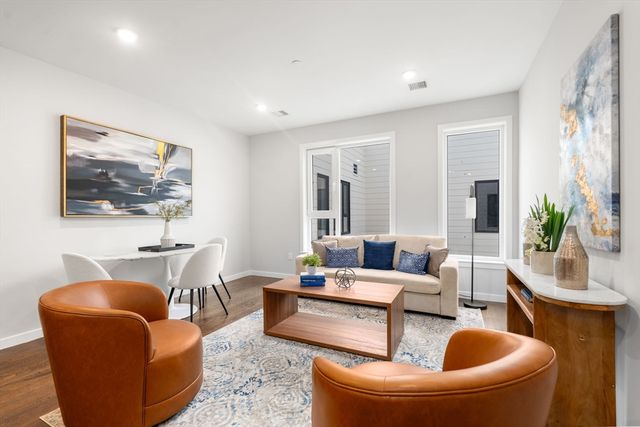 267 Old Colony 313, Boston, MA 02127