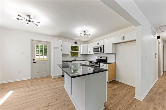 206 E 12th Street, Lawson, MO 64062
