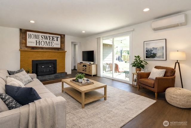 26134 108th Avenue SE, Kent, WA 98030