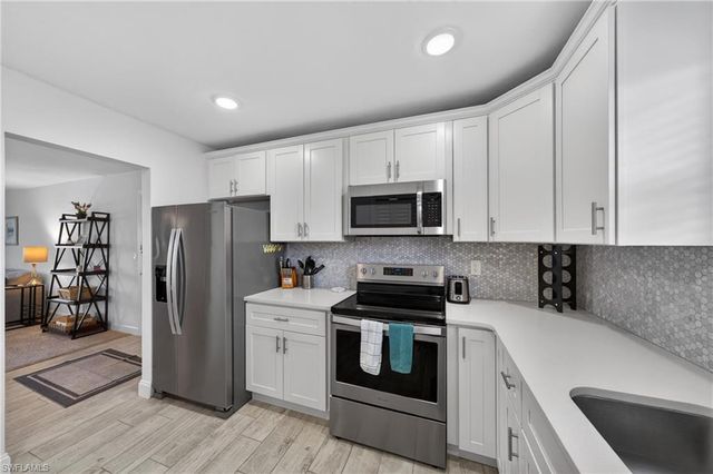 1714 Bikini CT 105, Cape Coral, FL 33904