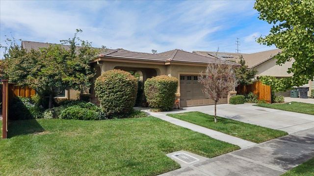 1738 Adams Creek Way, Oakdale, CA 95361