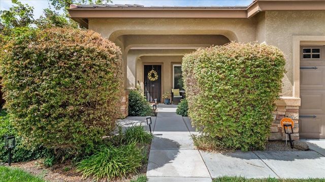 1738 Adams Creek Way, Oakdale, CA 95361