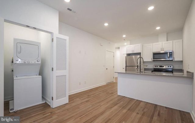 727 N 39TH ST, Philadelphia, PA 19104