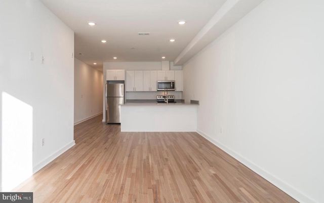 727 N 39TH ST, Philadelphia, PA 19104