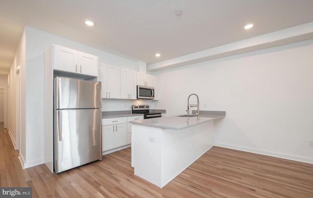 727 N 39TH ST, Philadelphia, PA 19104