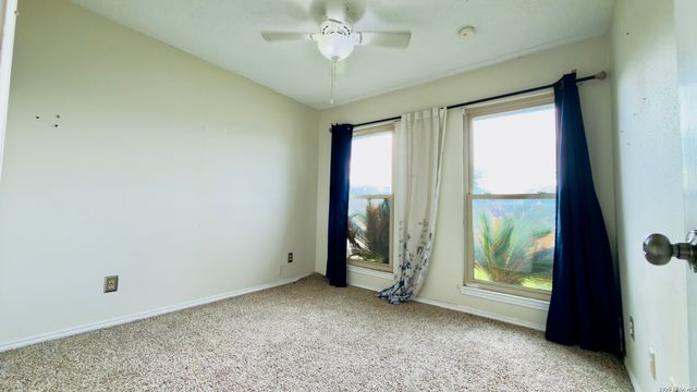 5659 Wood Oak, San Antonio, TX 78233