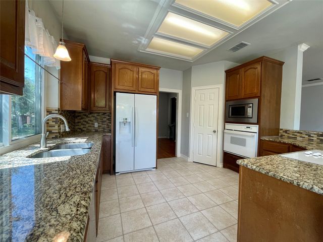 8117 Sunscape Lane, Fort Worth, TX 76123