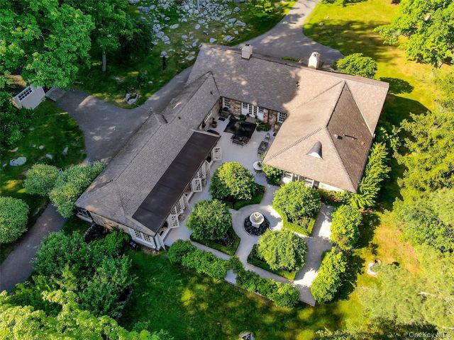 55 Mountain Farm Road, Tuxedo Park, NY 10987