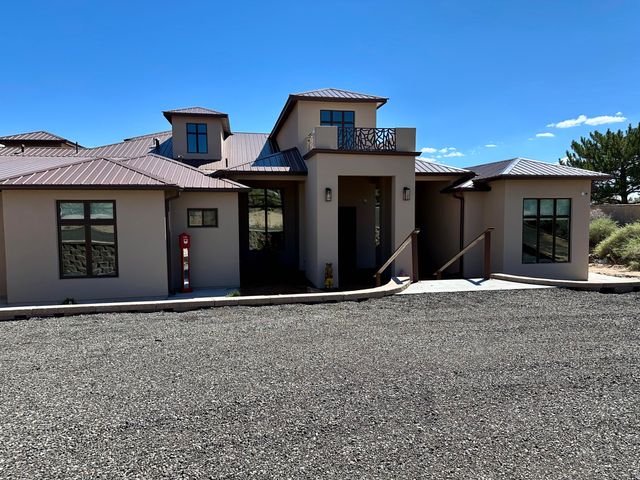 30 Vereda De Chapparal, Corrales, NM 87048