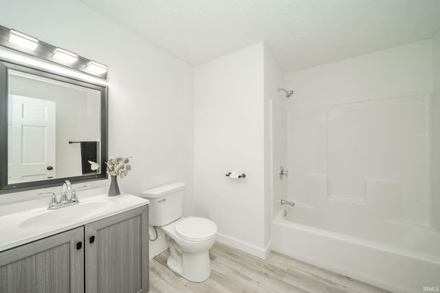 800 W Harvard Avenue, Muncie, IN 47304