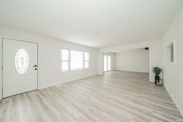 800 W Harvard Avenue, Muncie, IN 47304