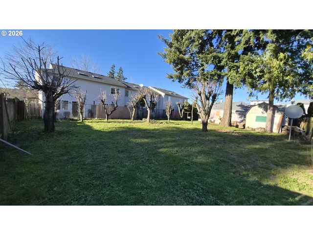 8816 Se LAFAYETTE St, Portland, OR 97266