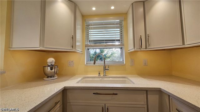 301 6th AVE S D, Naples, FL 34102