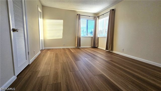 301 6th AVE S D, Naples, FL 34102