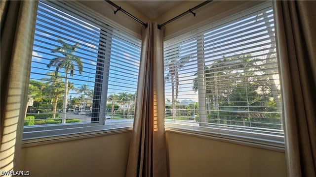 301 6th AVE S D, Naples, FL 34102