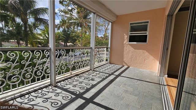 301 6th AVE S D, Naples, FL 34102