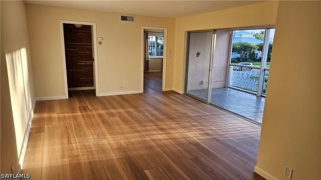 301 6th AVE S D, Naples, FL 34102