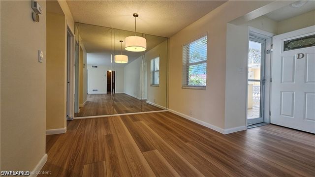 301 6th AVE S D, Naples, FL 34102