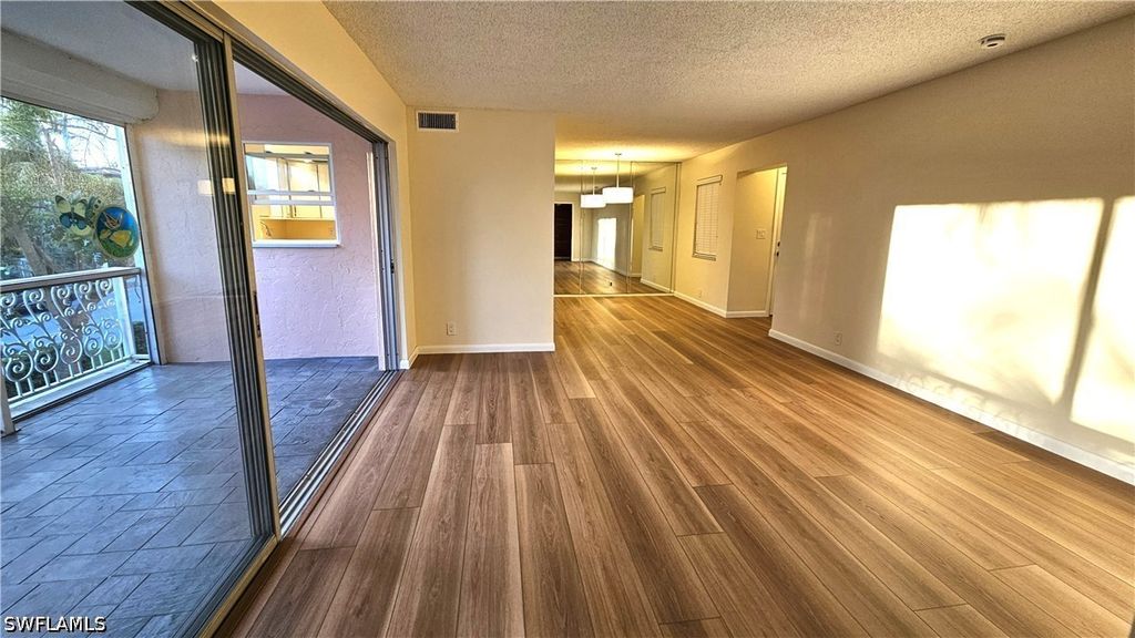 301 6th AVE S D, Naples, FL 34102