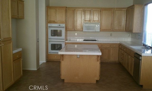 28667 Peach Springs, Menifee, CA 92584