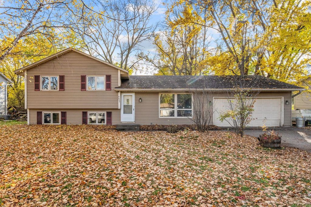 9667 103rd Place N, Maple Grove, MN 55369