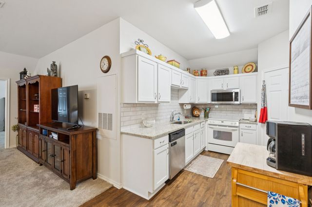 111 Royal Crest Court, Red Oak, TX 75154