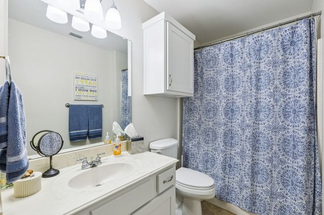 111 Royal Crest Court, Red Oak, TX 75154