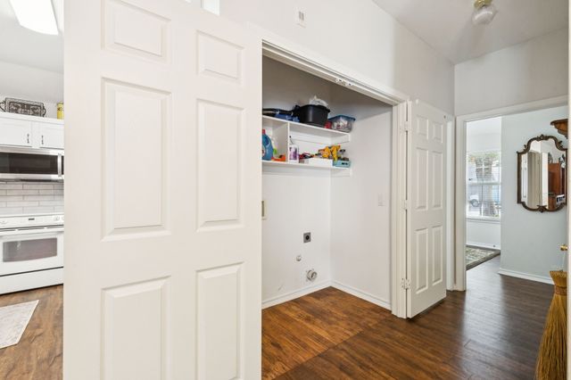 111 Royal Crest Court, Red Oak, TX 75154