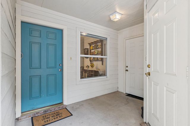 111 Royal Crest Court, Red Oak, TX 75154