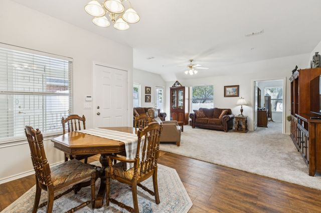 111 Royal Crest Court, Red Oak, TX 75154