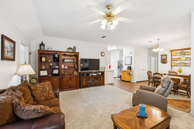 111 Royal Crest Court, Red Oak, TX 75154