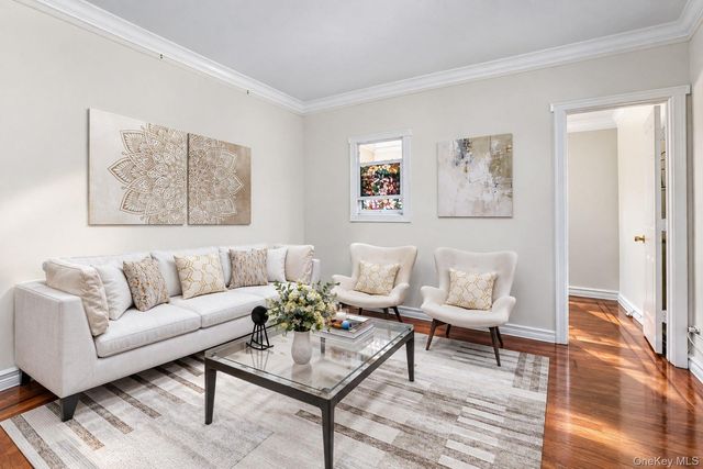 43-01 46th St 4-A, Sunnyside, NY 11104