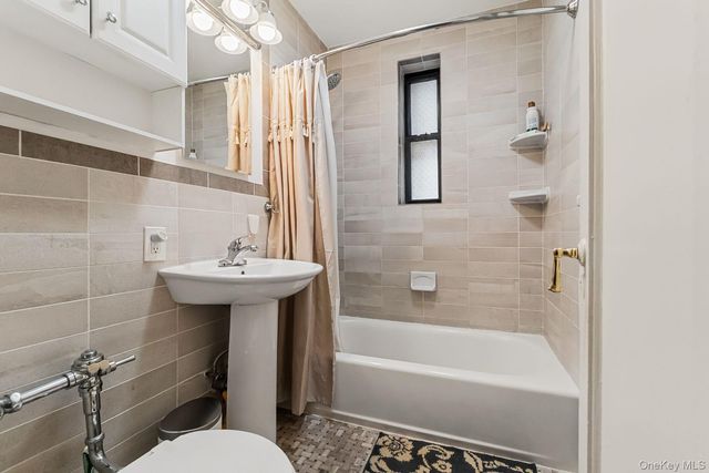 43-01 46th St 4-A, Sunnyside, NY 11104