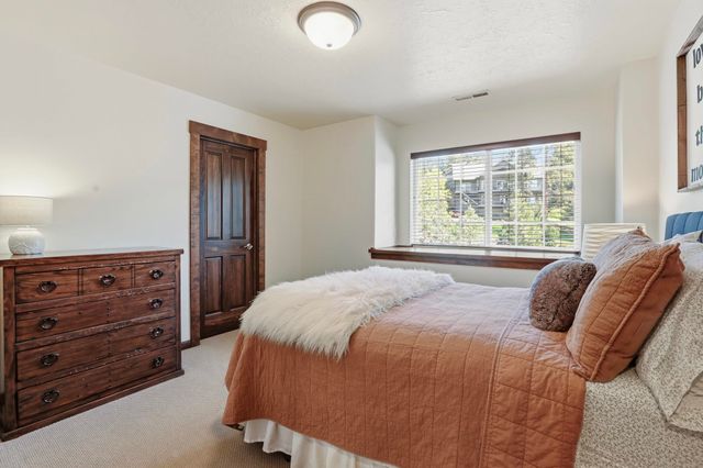 5916 S Lochsa Ln, Spokane, WA 99206