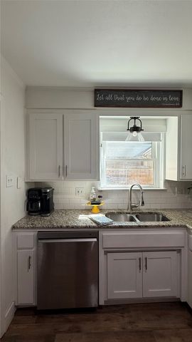 8513 Ravenswood Road, Granbury, TX 76049