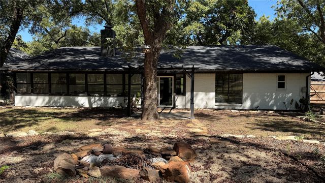 8513 Ravenswood Road, Granbury, TX 76049