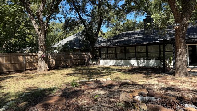 8513 Ravenswood Road, Granbury, TX 76049