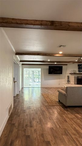 8513 Ravenswood Road, Granbury, TX 76049