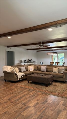 8513 Ravenswood Road, Granbury, TX 76049