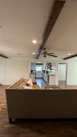 8513 Ravenswood Road, Granbury, TX 76049