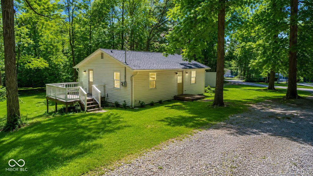 8453 S Christian Drive, Nineveh, IN 46164