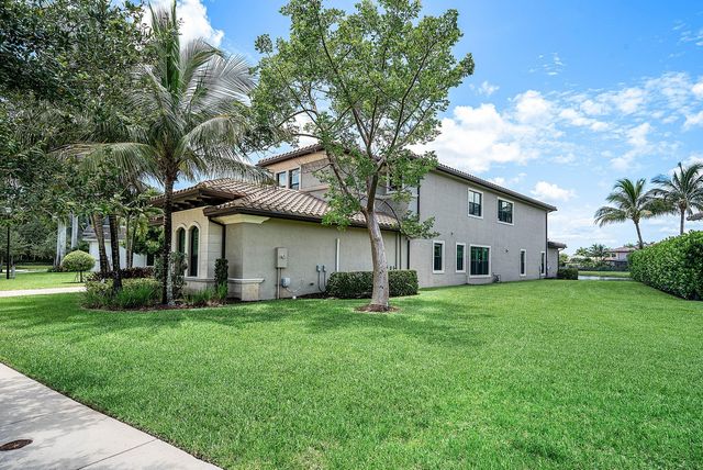 16884 Strasbourg Lane, Delray Beach, FL 33446