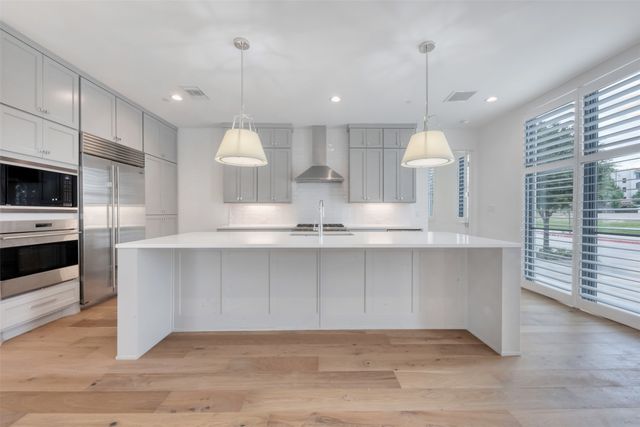 5270 Town and Country Boulevard 111, Frisco, TX 75034