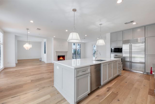 5270 Town and Country Boulevard 111, Frisco, TX 75034