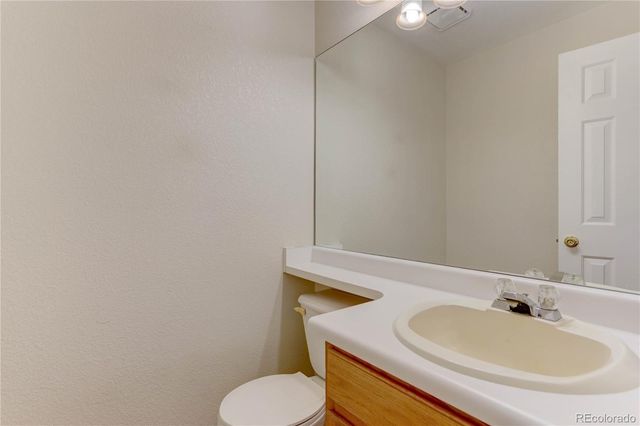 4913 S Dunkirk Way, Centennial, CO 80015