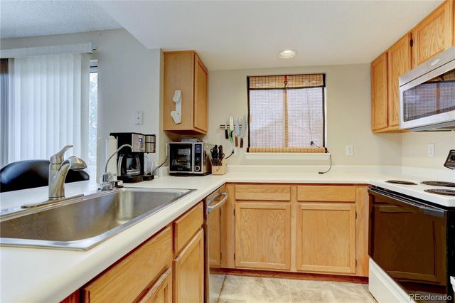 4913 S Dunkirk Way, Centennial, CO 80015