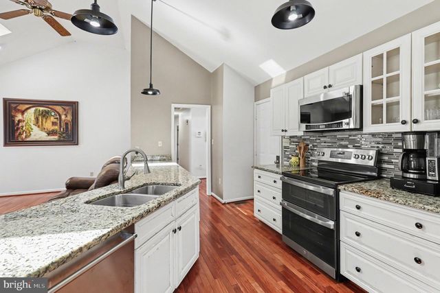 5220 LEAVELLS CROSSING DR, Fredericksburg, VA 22407