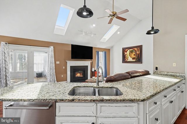 5220 LEAVELLS CROSSING DR, Fredericksburg, VA 22407