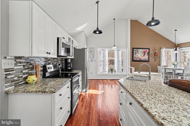 5220 LEAVELLS CROSSING DR, Fredericksburg, VA 22407