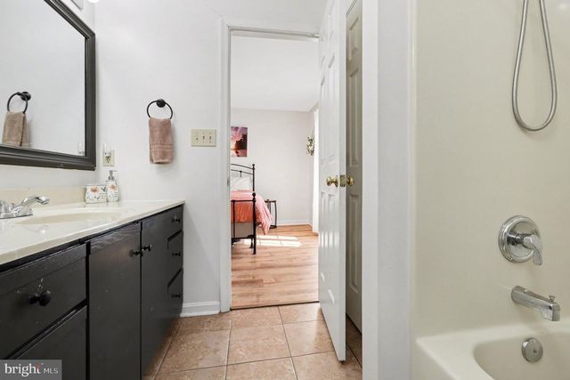 5220 LEAVELLS CROSSING DR, Fredericksburg, VA 22407